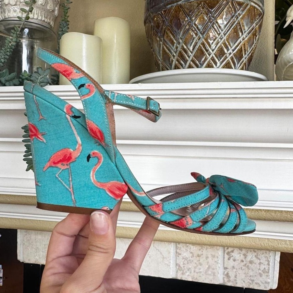 Kate Spade Teal flamingo print notched black wedge bow resortwear size 6.5